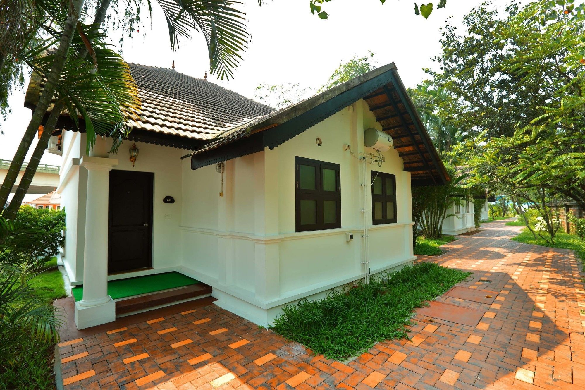 Nihara Resort And Spa Kochi Extérieur photo